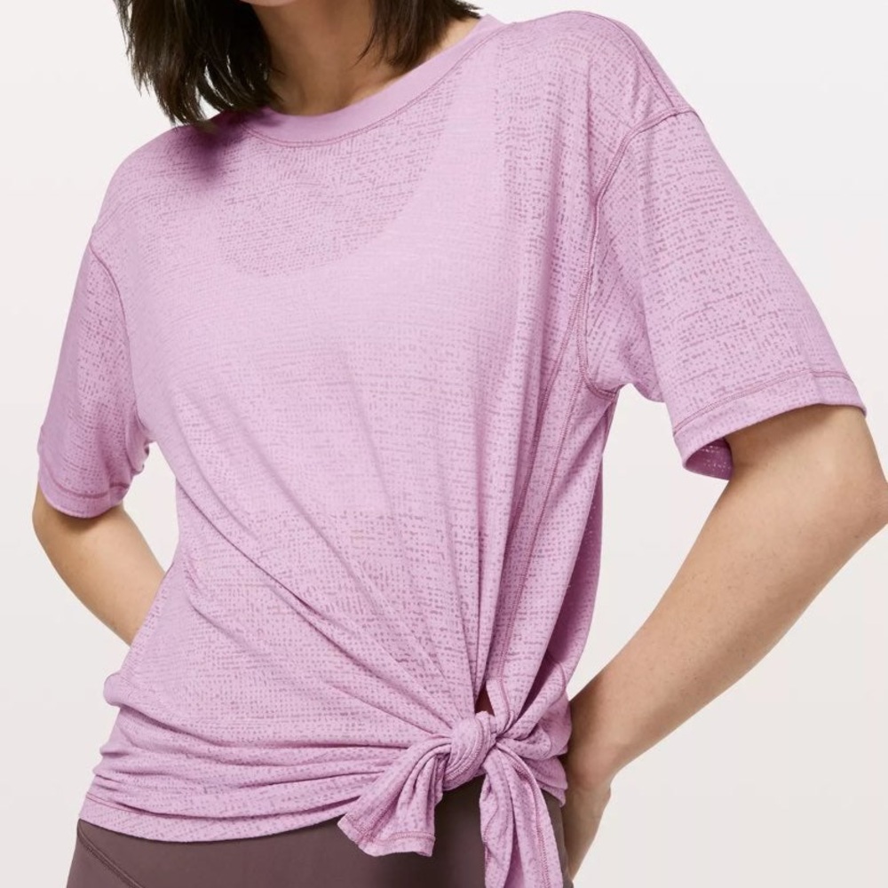 Lululemon sneak out short sleeve top white size 4